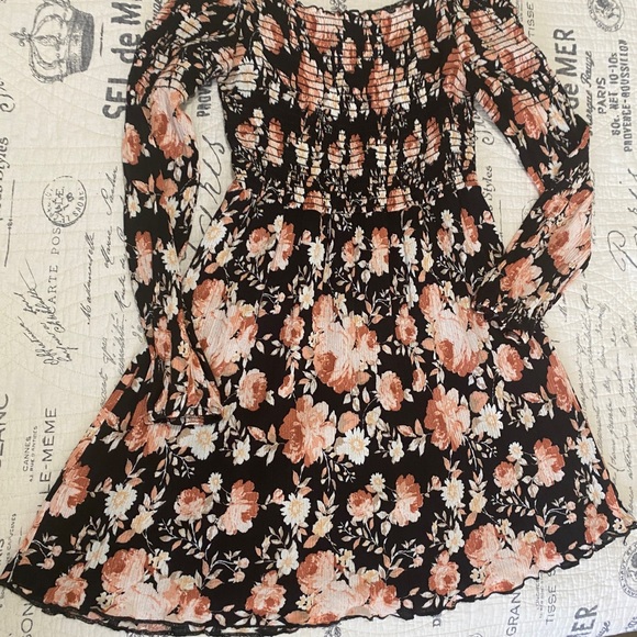 Altar'd State Off the Shoulder Smocked Floral Print Dress/Top Size: M - Picture 6 of 7